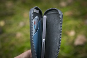 outdoor aesthetics bellroy phone pocket